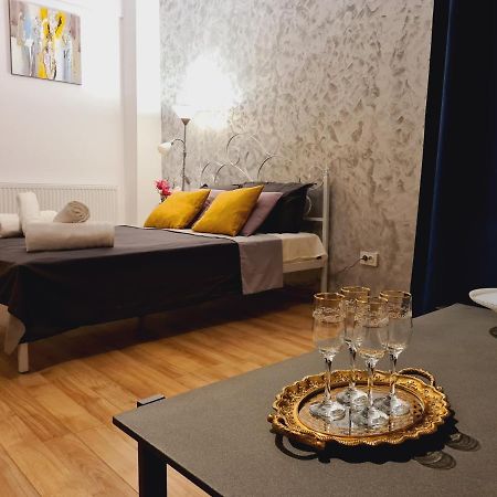 Ultracentral 5* Boutique Hotel Style Apartment. Brand New. 2 Rooms. Spacious. Free Parking Kluž Exteriér fotografie
